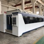 profesionāla cnc šķiedru lāzera griešanas mašīna 1000w 1500w ar maiņas tabulu