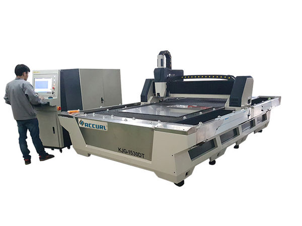 pilnībā slēgta cnc šķiedru lāzera griešanas mašīna 1000w 1080nm lāzeru